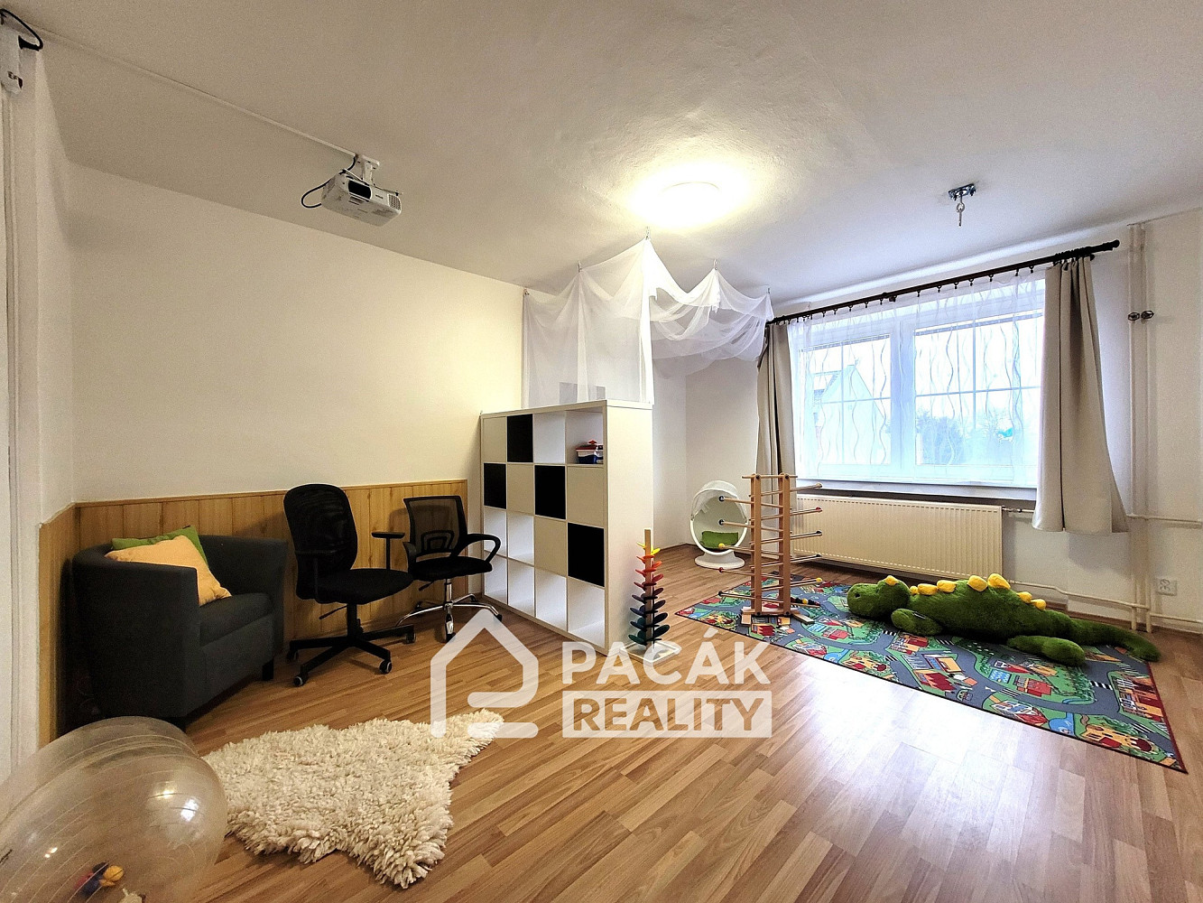 Prodej domu 250 m² s pozemkem 424 m² – fotografie 3