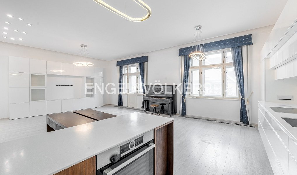Pronájem bytu 2+kk 81 m², Praha – náhled fotky 3