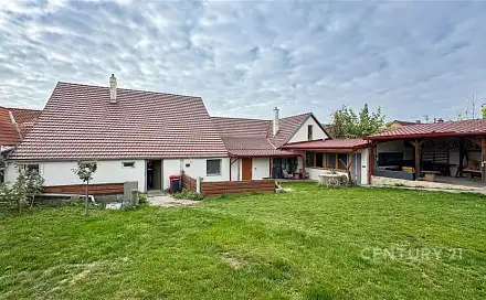 Prodej domu 310 m² s pozemkem 1 492 m², Kubšice, okres Znojmo