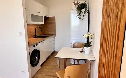 Pronájem bytu 1+kk 36 m², Křivenická, Praha 8 - Čimice