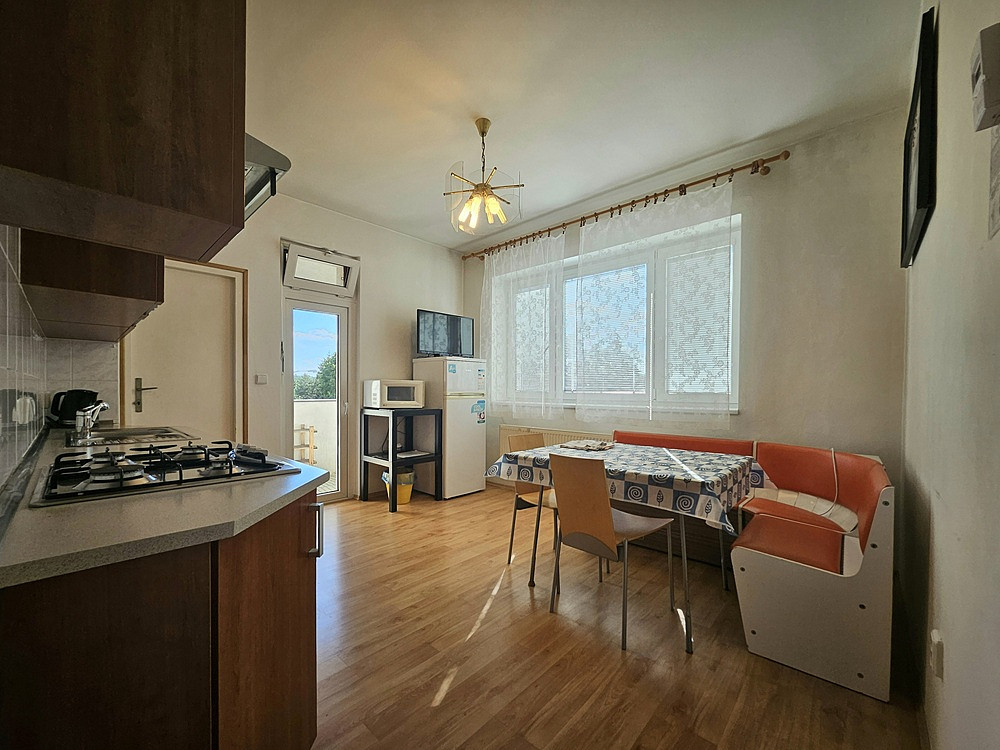 Pronájem bytu 2+1 75 m² — photo 2