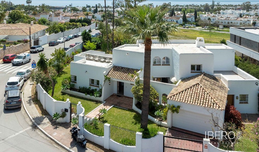 Prodej rodinného domu, 270 m², Bel Air