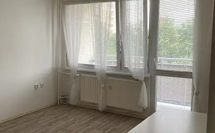 Pronájem bytu 1+kk 34 m², Bělehradská, Pardubice - Polabiny