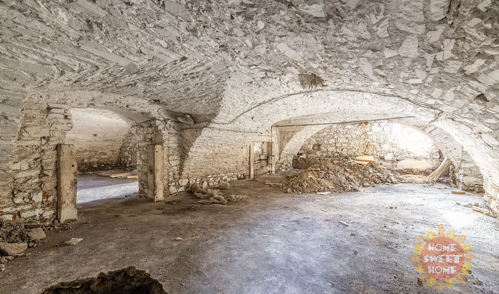 Prodej ubytovacího objektu 1 761 m², Tursko – náhled fotky 7