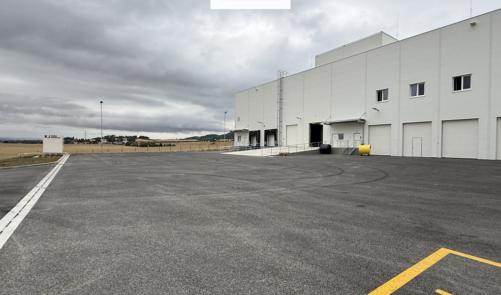 Pronájem výrobních prostor 1 000 m², Zdice – fotka 1 z 13