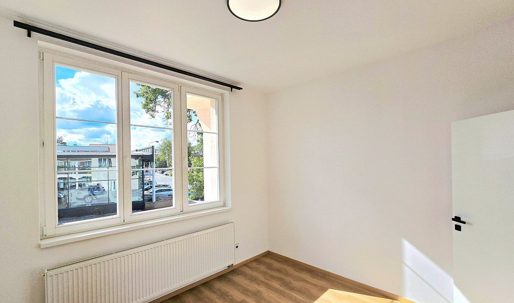 Pronájem bytu 2+kk 38 m², Beroun – náhled fotky 3