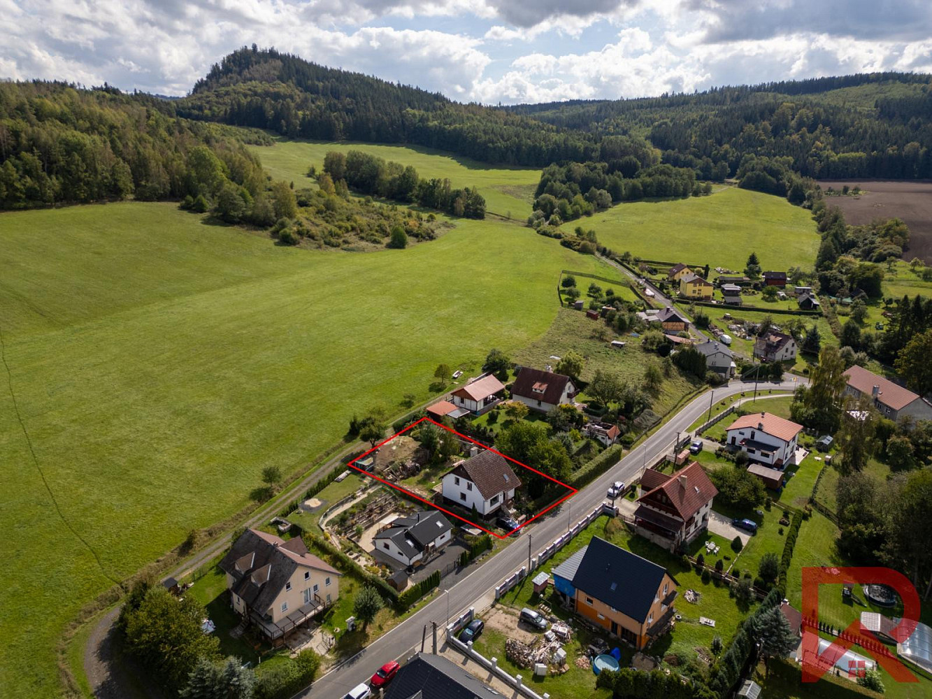 Prodej domu 240 m² s pozemkem 900 m² – fotografie 2