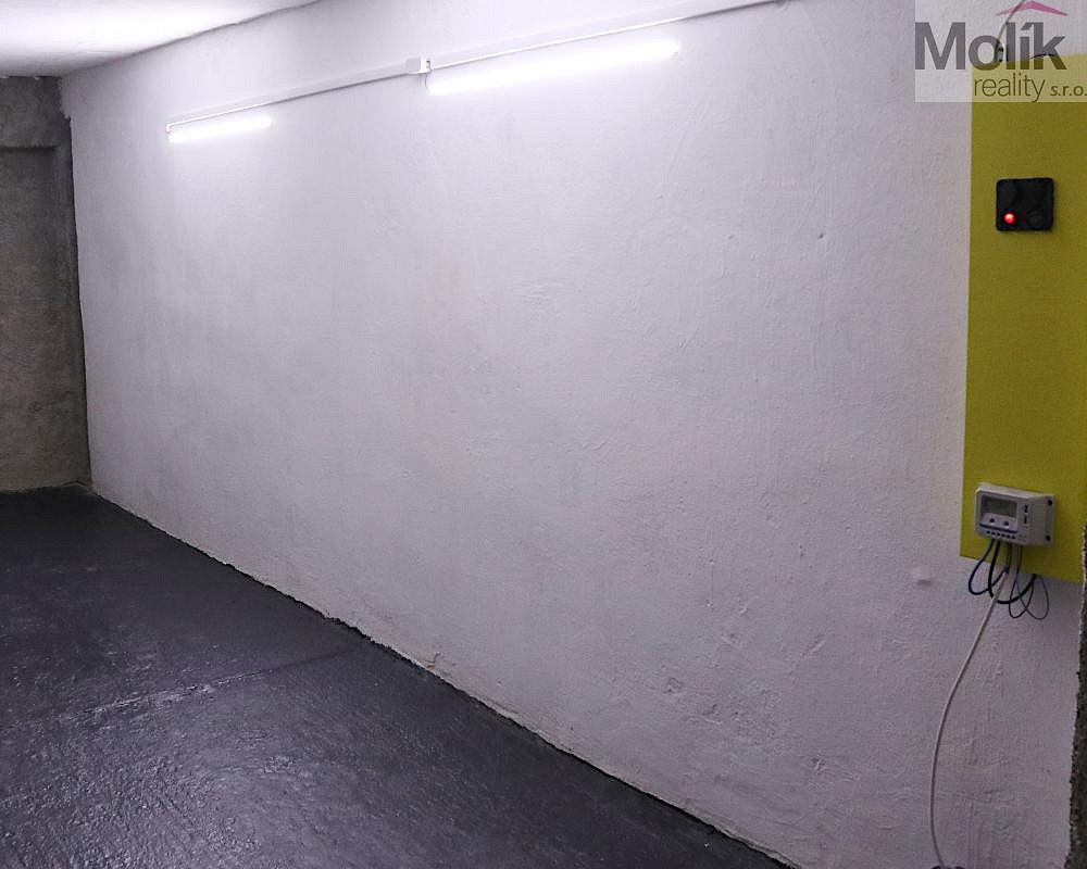 Prodej garáže, Obrnice, 24 m² – pohled 4