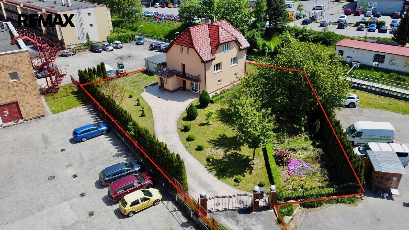 Pronájem obchodních prostor 210 m²