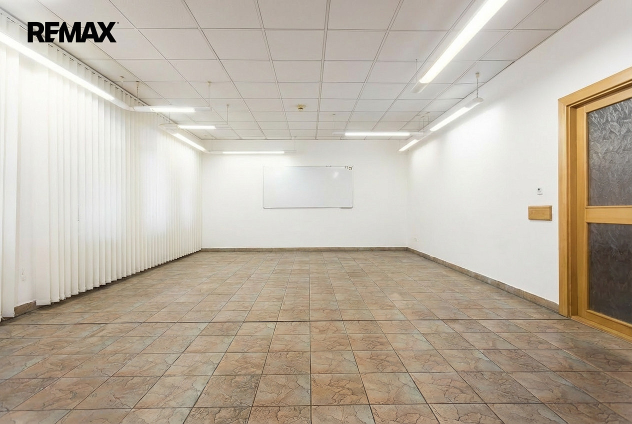 Pronájem kanceláře 200 m²