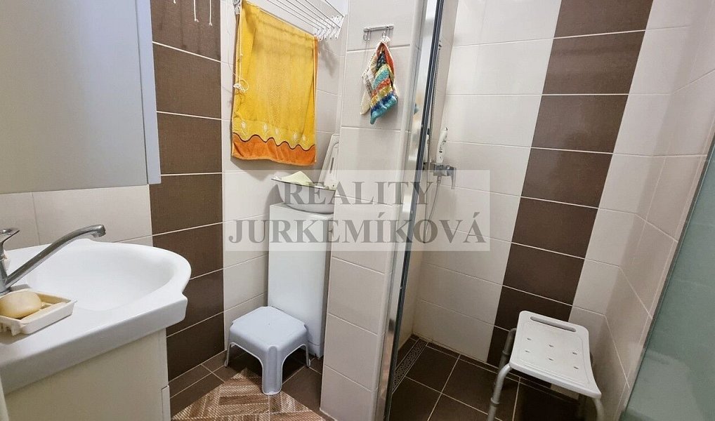 Prodej domu 567 m² s pozemkem 1 333 m², Nákří – náhled fotky 10