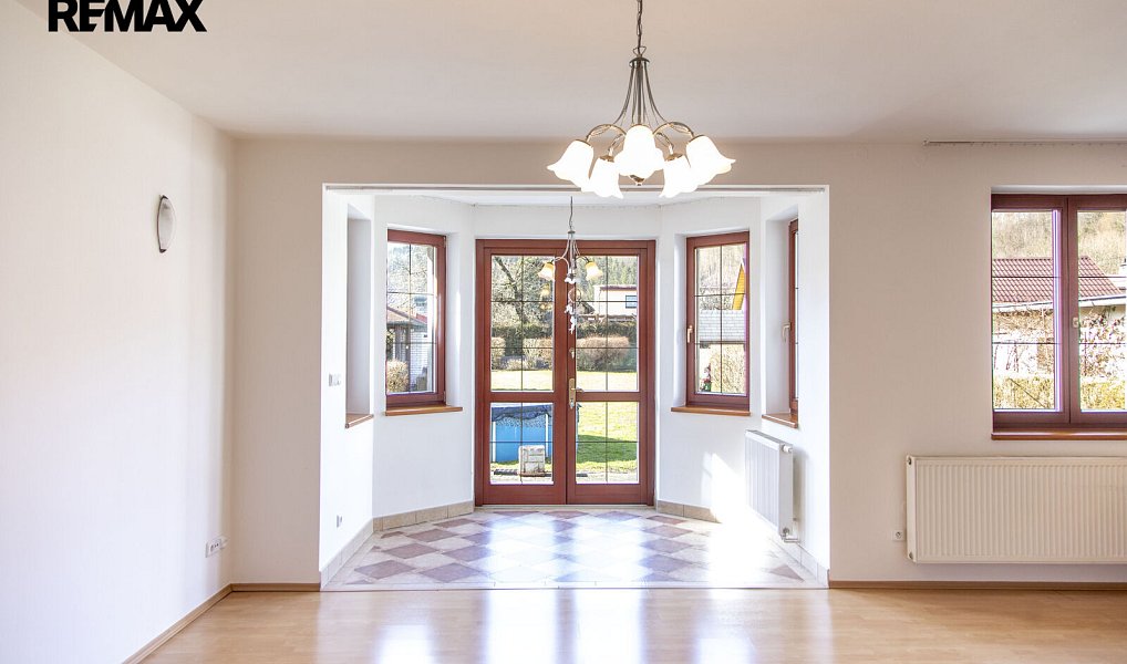 Prodej domu 302 m² s pozemkem 1 176 m², Ratiboř – náhled fotky 15
