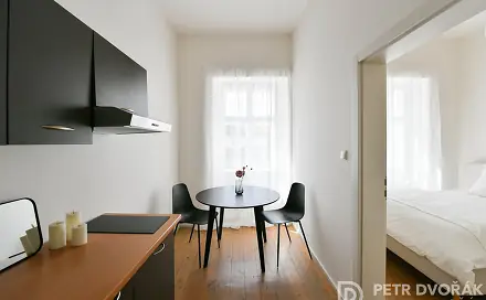 Prodej bytu 1+1 27 m², U Pernikářky, Praha 5 - Smíchov