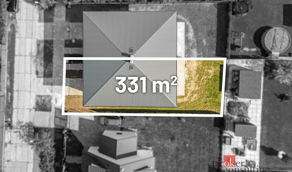 Prodej domu 160 m² s pozemkem 331 m², Milovice – náhled fotky 32