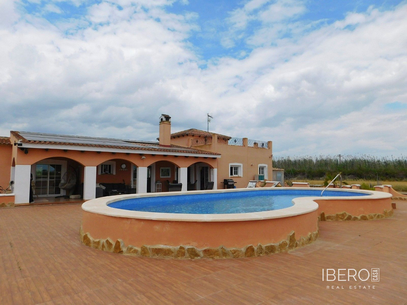 Prodej domu 239 m² s pozemkem 6 754 m²