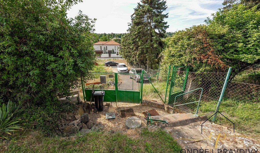 Prodej stavebního pozemku 1 601 m², Statenice – náhled fotky 14