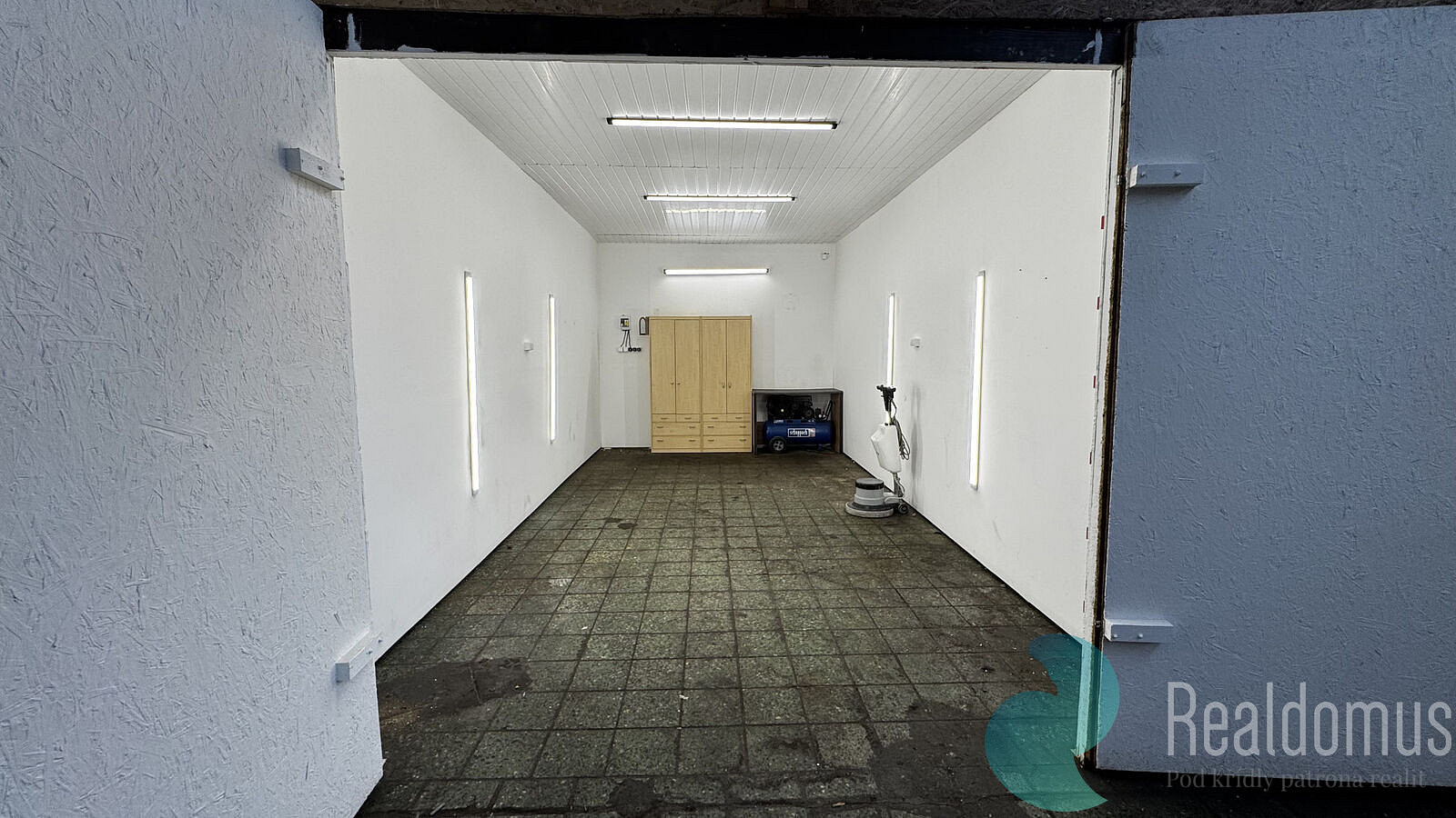 Pronájem, garáž G3, 25 m2, Kaplice