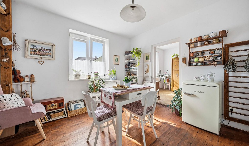 Prodej domu 228 m² s pozemkem 842 m², Holice – náhled fotky 4
