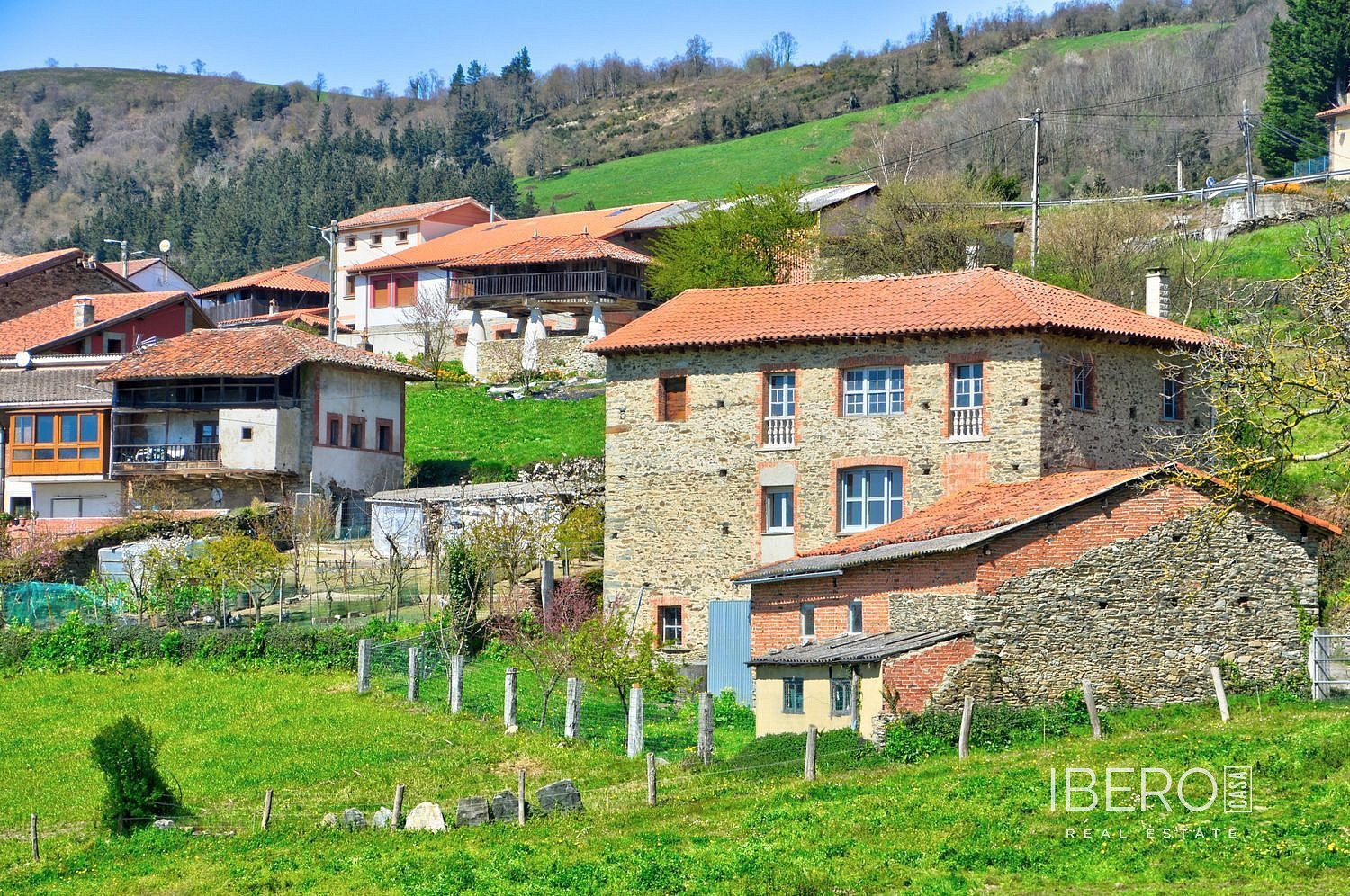 Prodej domu 350 m² s pozemkem 10 715 m² — photo 3