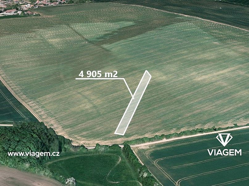 Prodej pole 1 376 m²