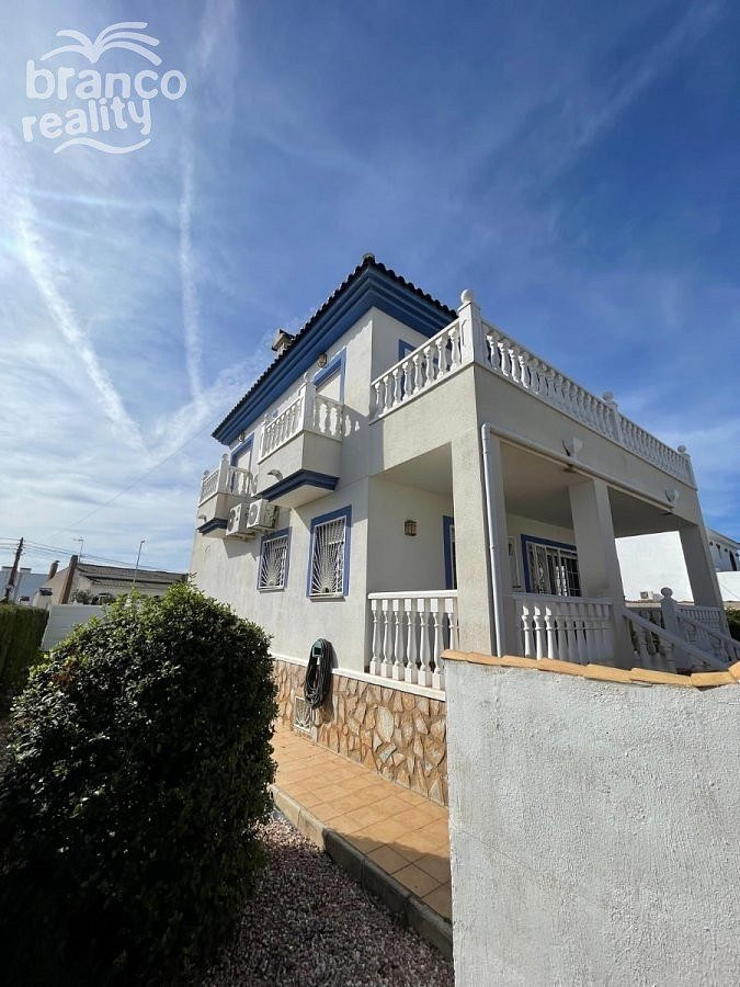 Prodej domu 202 m² s pozemkem 876 m² - Més
