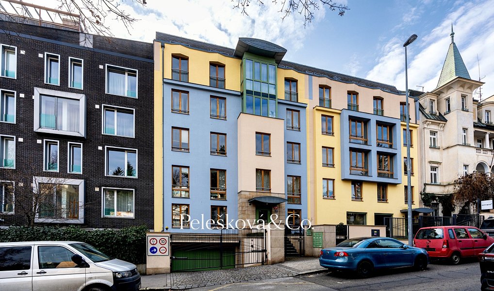 Prodej bytu 4+kk 128 m², Praha – náhled fotky 3