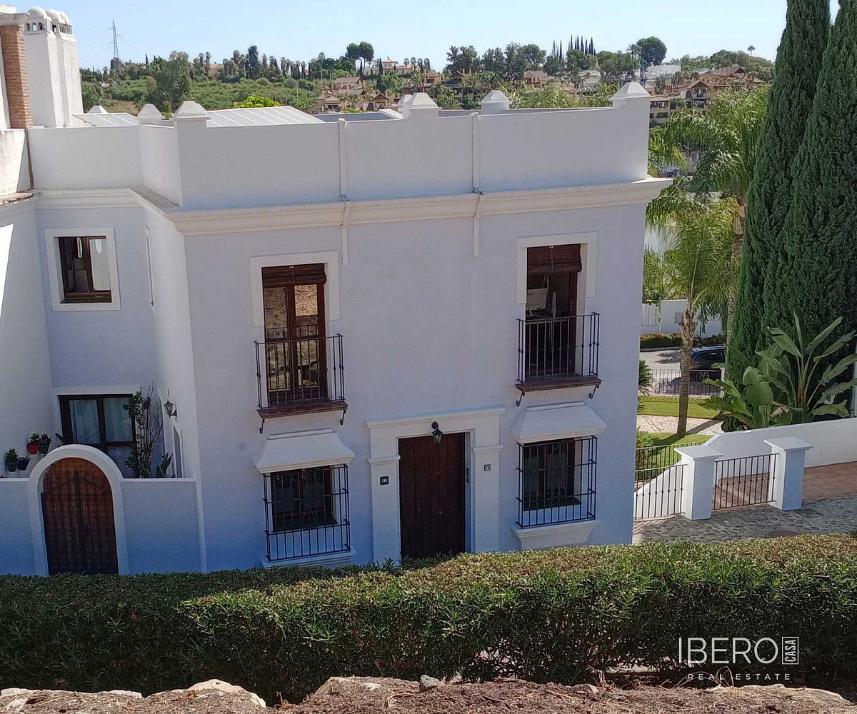 Prodej domu 240 m² s pozemkem 240 m² - Vista 2