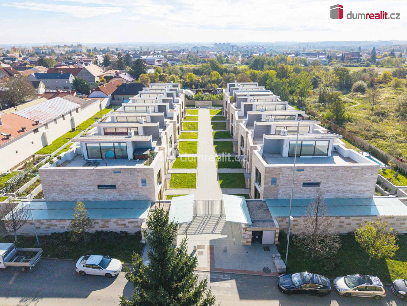 Prodej domu 378 m² s pozemkem 360 m² – fotografie 3