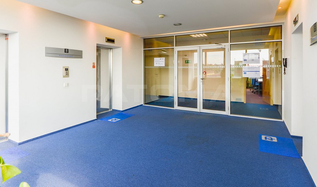 Pronájem kanceláře 570 m², Praha – náhled fotky 15
