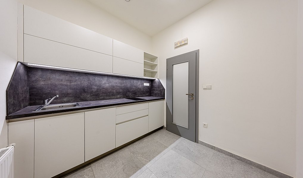Pronájem obchodních prostor 137 m², Uherský Brod – náhled fotky 6