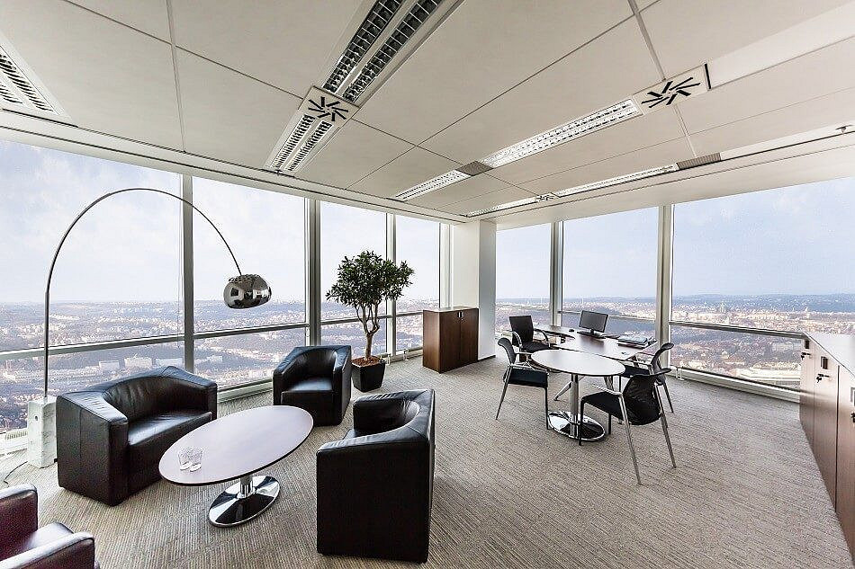 Pronájem kanceláře 372 m² – fotografie 3