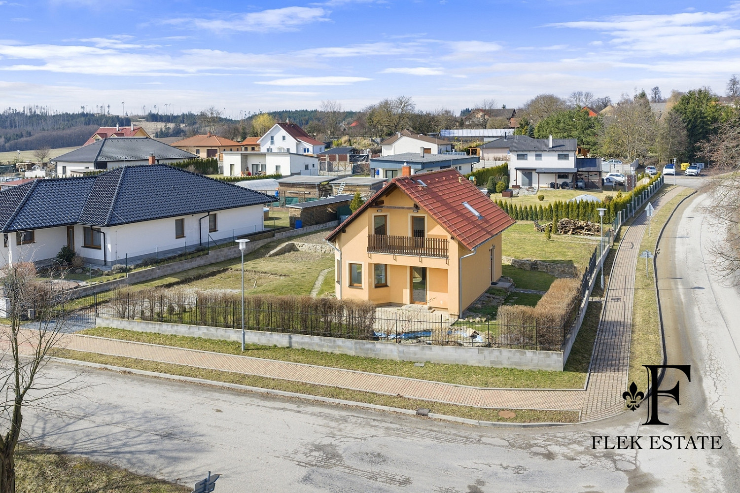 Prodej domu 102 m² s pozemkem 1 062 m² — photo 2