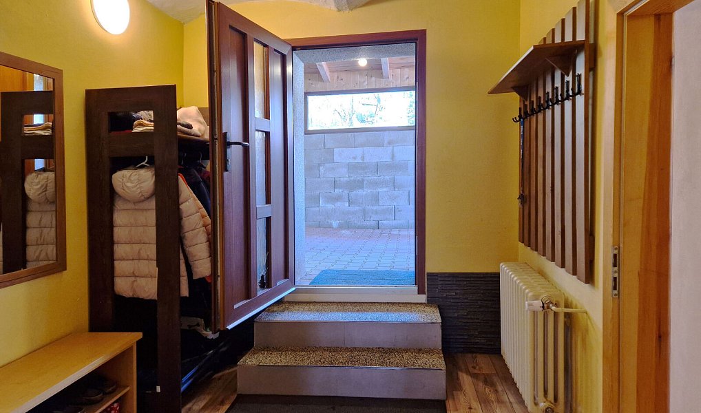 Prodej ubytovacího objektu 316 m², Benešov u Semil – náhled fotky 12
