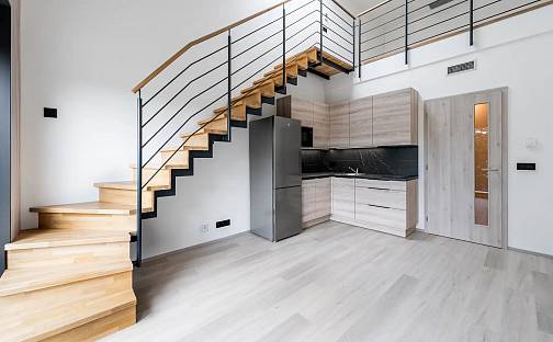 Pronájem bytu 2+kk 42 m², Slivenecká, Praha 5 - Hlubočepy