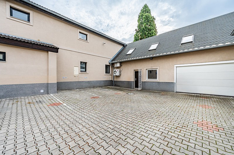 Pronájem skladovacích prostor 144 m²