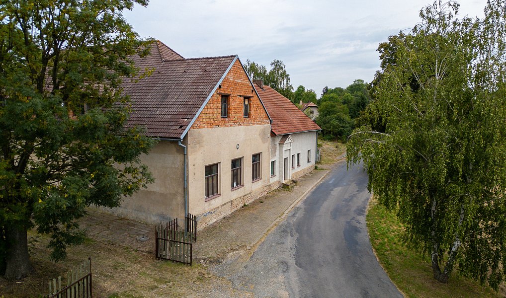 Prodej ubytovacího objektu 852 m², Chroustovice – náhled fotky 14