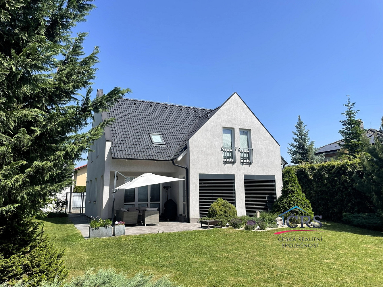 Prodej domu 310 m² s pozemkem 1 176 m²