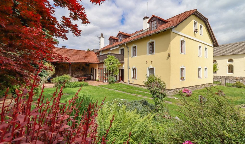 Prodej ubytovacího objektu 550 m², Kašperské Hory – náhled fotky 4