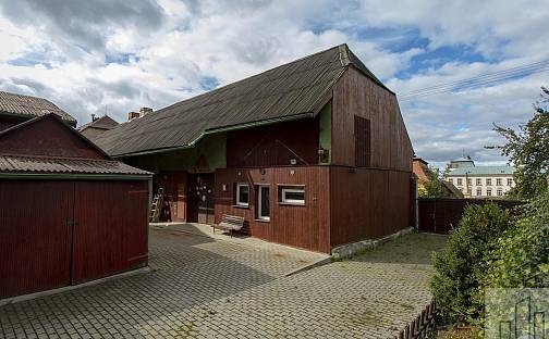 Prodej domu 530 m² s pozemkem 2 001 m², Školní, Kostomlaty pod Milešovkou, okres Teplice