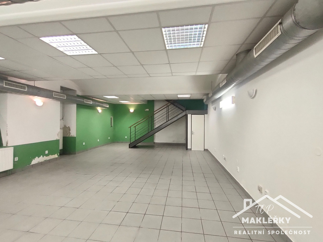 Prodej obchodních prostor 100 m² – fotografie 3