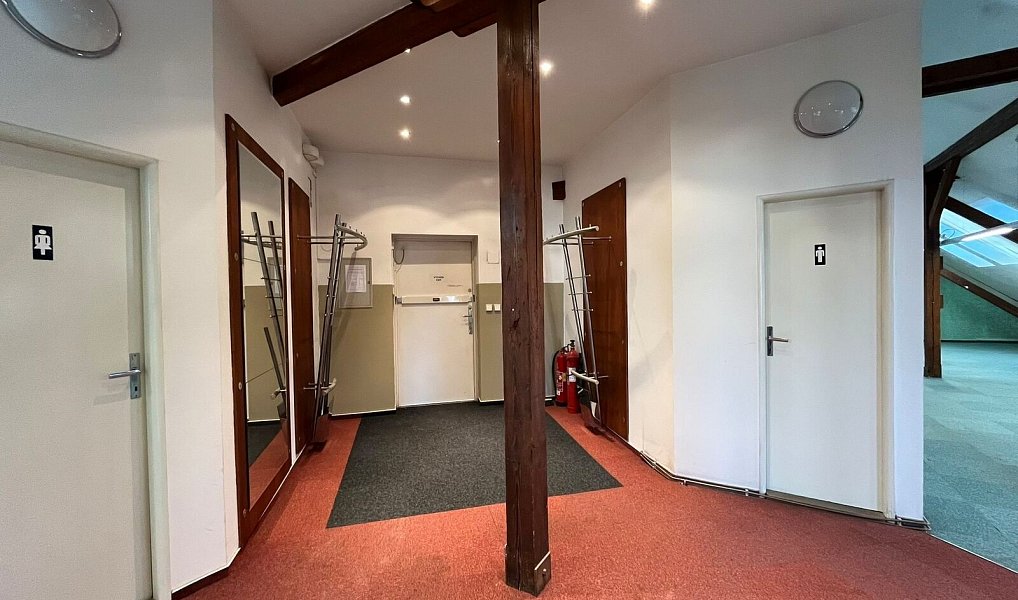 Pronájem kanceláře 110 m², Praha – náhled fotky 3