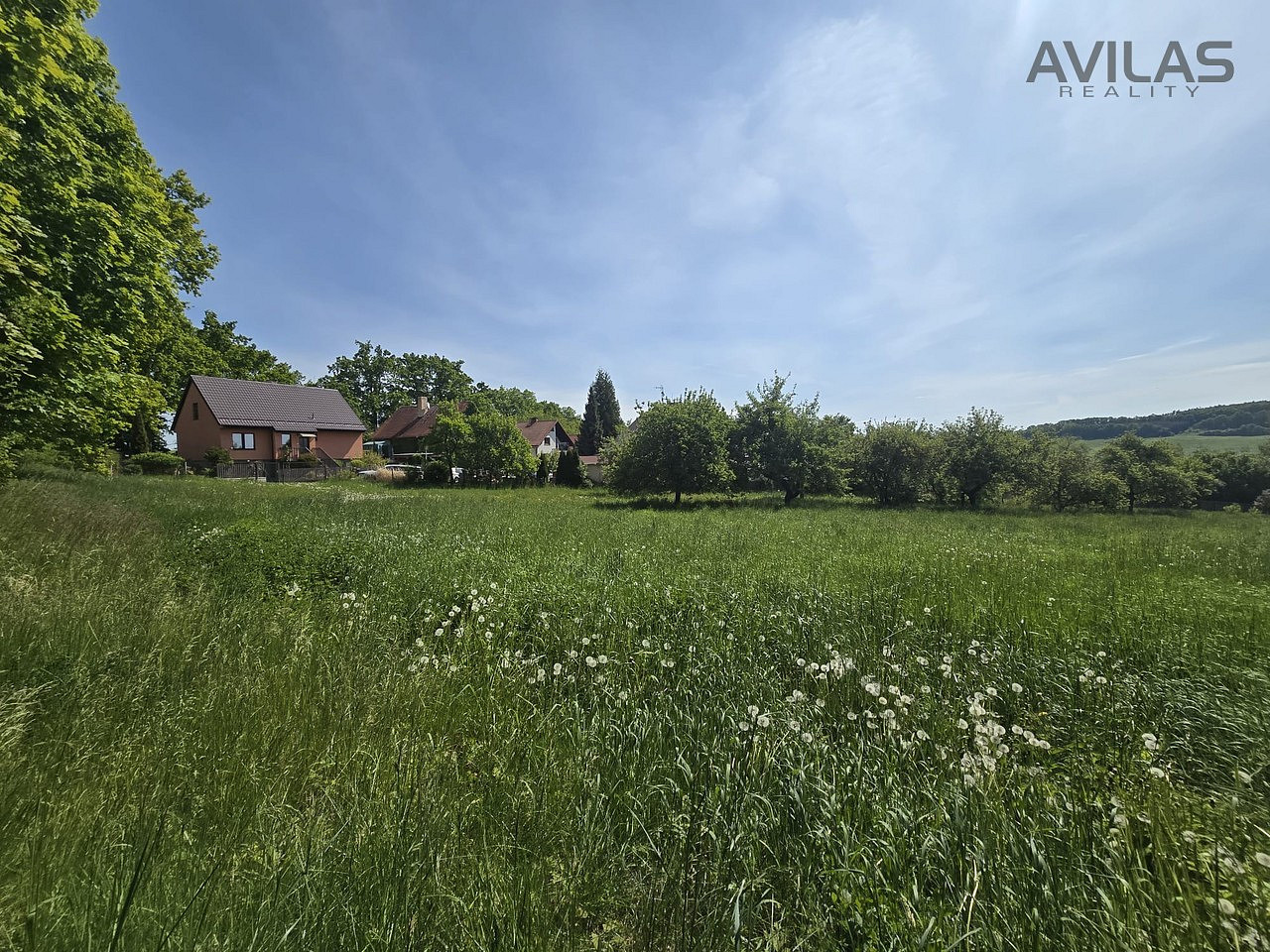 Prodej stavebního pozemku 1 203 m²