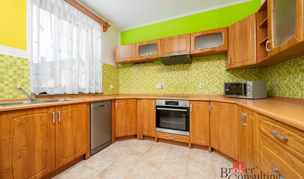 Prodej domu 141 m² s pozemkem 837 m², Zahrádky – náhled fotky 5