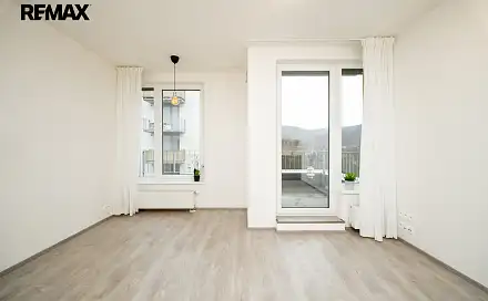 Pronájem bytu 1+kk 30 m²