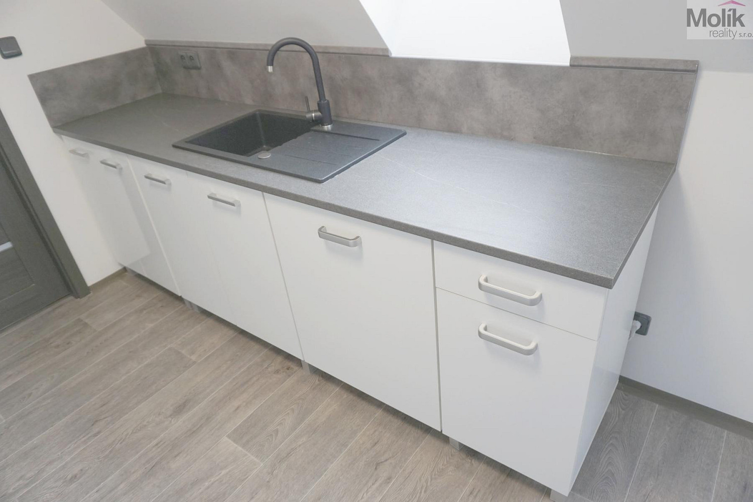 Pronájem bytu 3+kk 75 m² – fotografie 3
