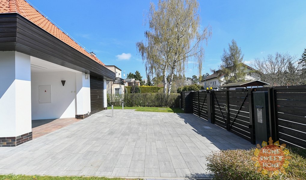 Pronájem domu 417 m² s pozemkem 1 208 m², Praha – náhled fotky 32