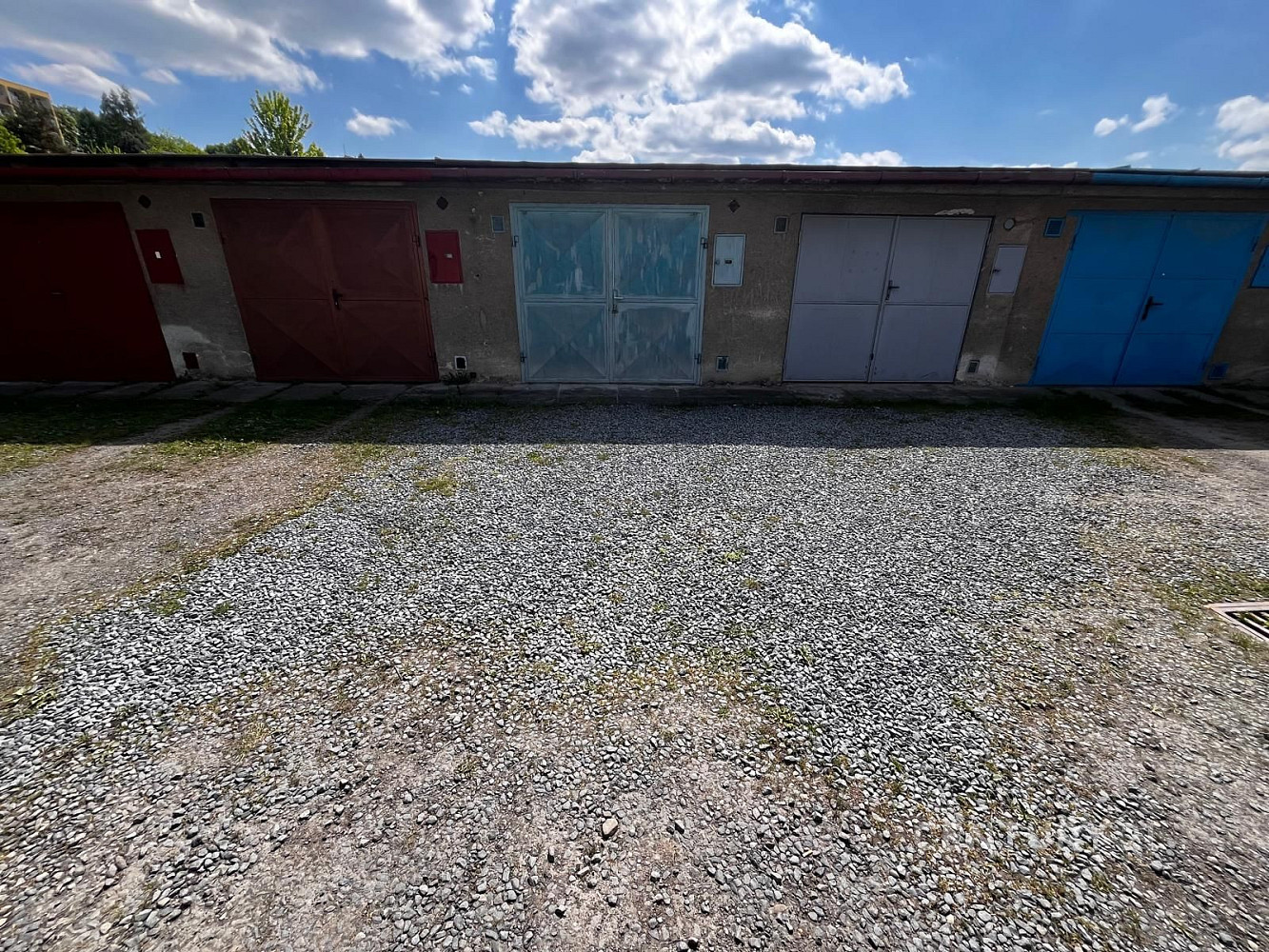 Prodej řadové garáže 22 m2 s elektřinou Nový Jičín, ul. Pod Lipami. – fotografie 2