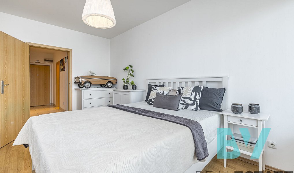 Prodej bytu 2+kk 49 m², Praha – náhled fotky 9