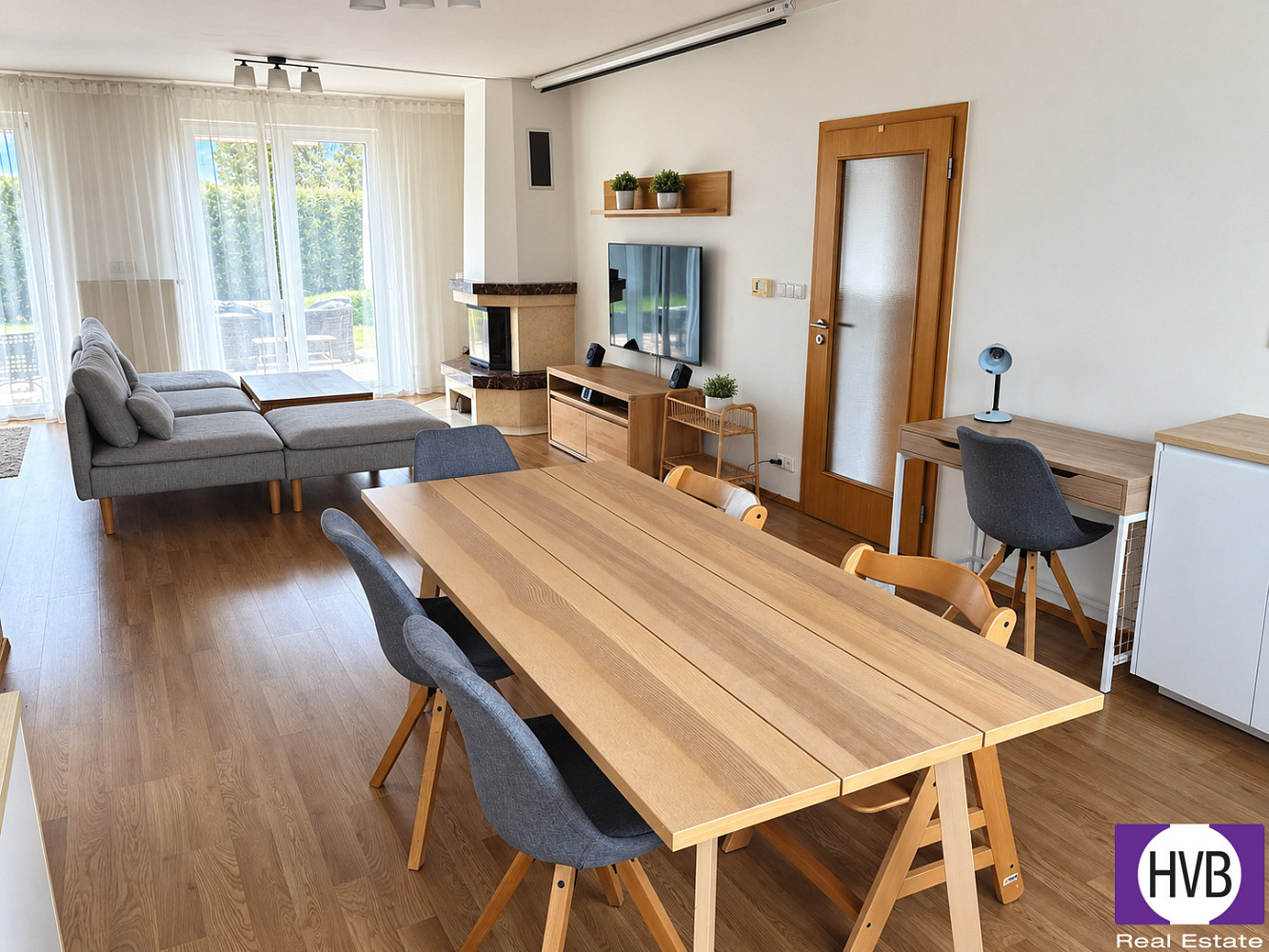 Pronájem domu 190 m² s pozemkem 500 m² – fotografie 2
