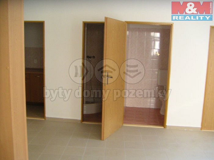 Pronájem obchodních prostor 75 m² — photo 4